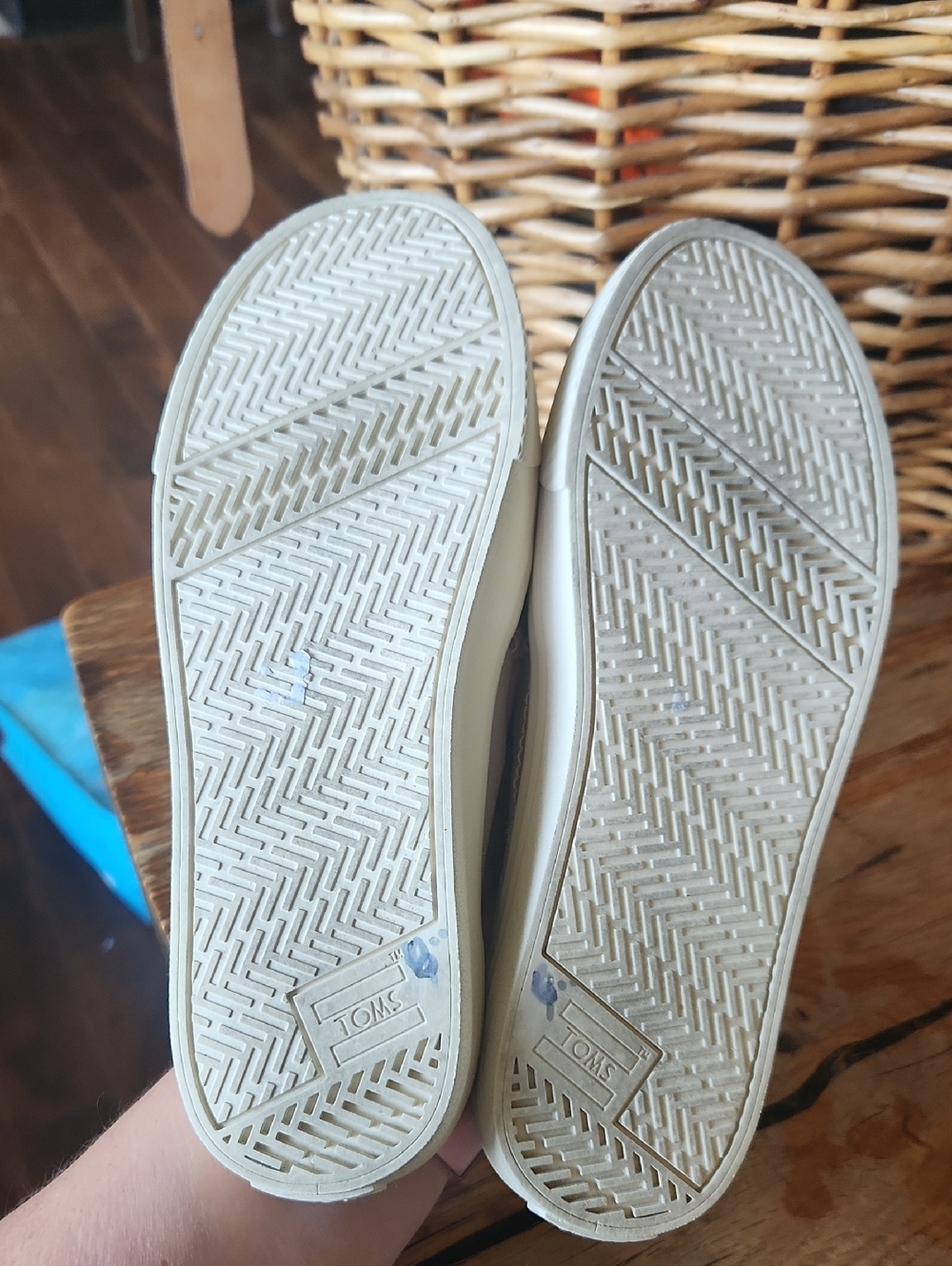 TOMS 6.5 suede mule sneakers with tassels blush very light pink - Picture 4 of 14